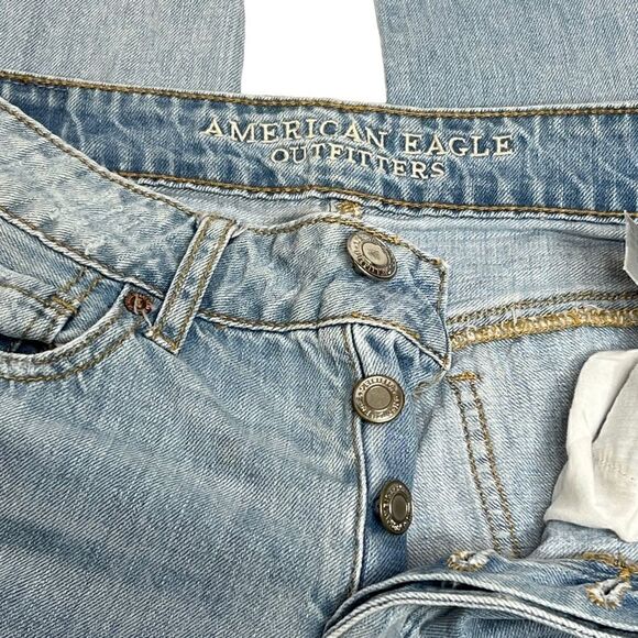 American Eagle light wash distressed tomgirl jeans size 00 - Picture 12 of 14